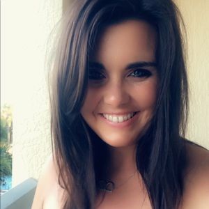 Meet your Posher, Brooke